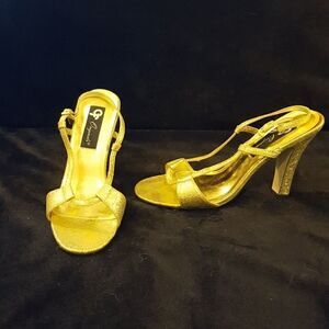 Gold glitter heels  